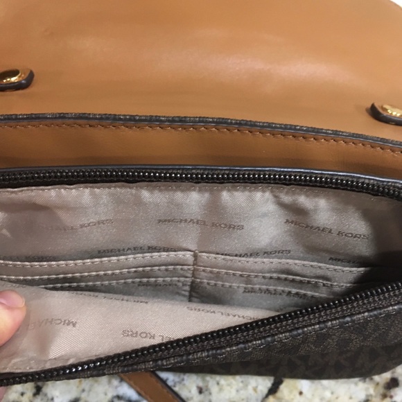 Michael Kors Fulton Logo Crossbody - Picture 7 of 11